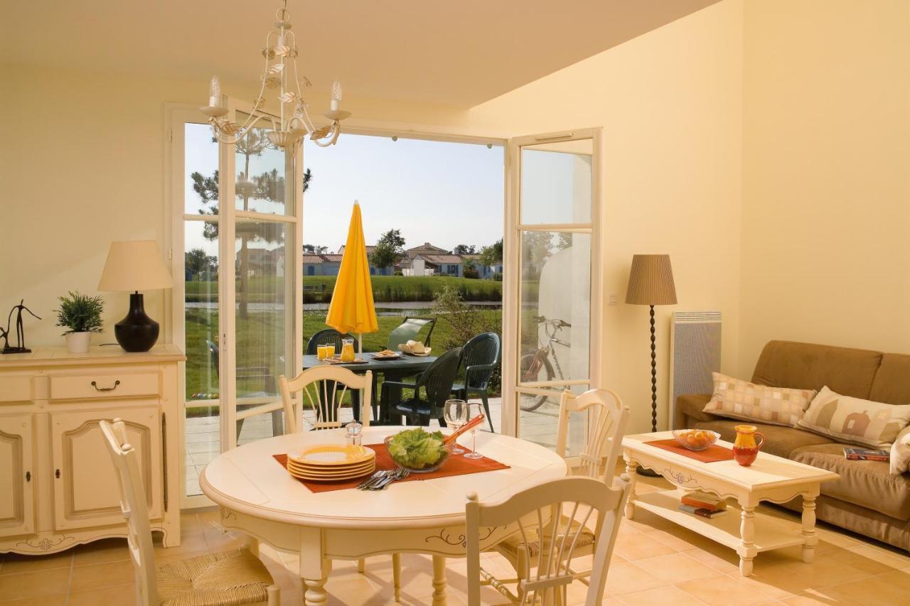 Madame Vacances Les Maisons De Fontenelles L'Aiguillon-sur-Vie ภายนอก รูปภาพ